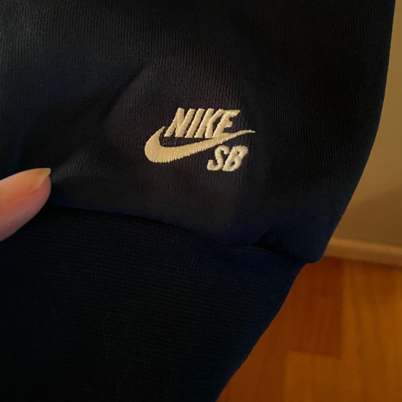 Nike SB navy blue sweatshirt with blue cherry - Picture 4 of 4